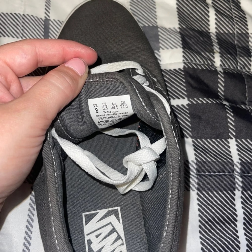 vans - Picture 4 of 4